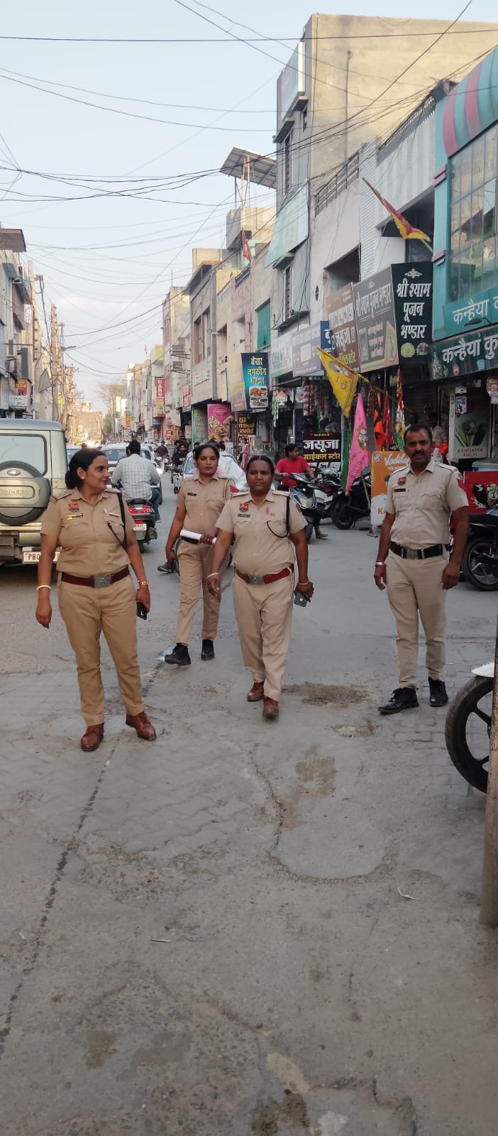डबवाली पुलिस ने जिलेभर में की पैदल गस्त