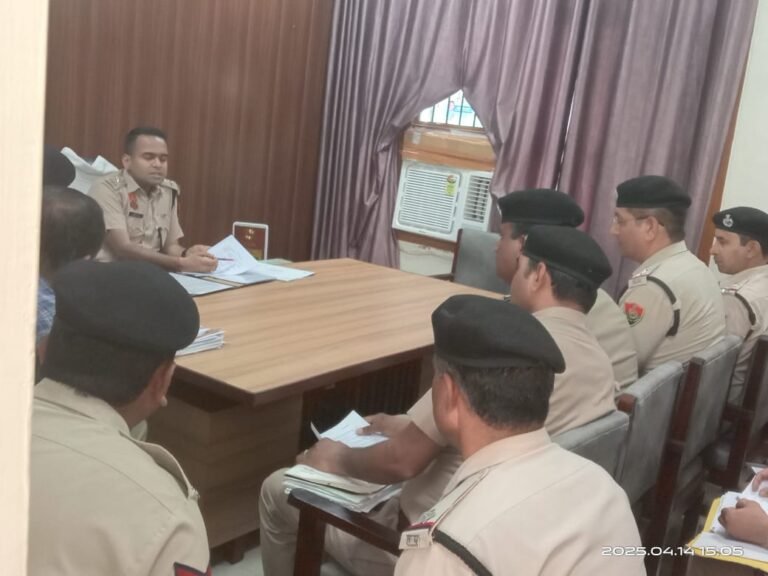 एसपी ने कर्मचारियों को दिए आवश्यक निर्देश