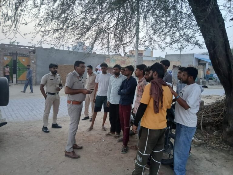 पुलिस ने चलाए जागरूकता कार्यक्रम