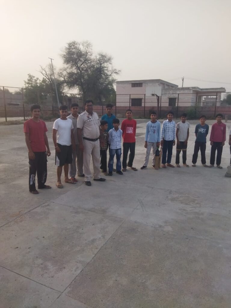 डबवाली पुलिस की टीमों ने खेल मैदानों में पहुंचकर युवाओं का किया मार्गदर्शन