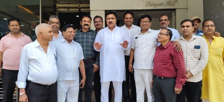 सरकार की गलत नीतियों के कारण प्रदेश में लगभग 70 प्रतिशत कुटीर उद्योग बन्द हुए हैं