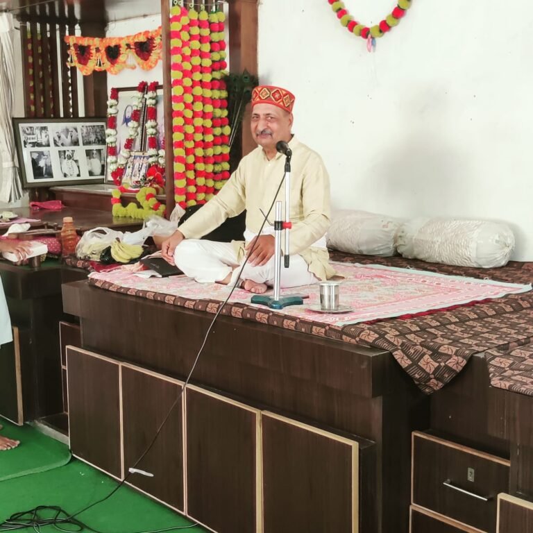 तन-मन दोनों को कष्टों से दूर करता है योग: रघुबीर महाराज