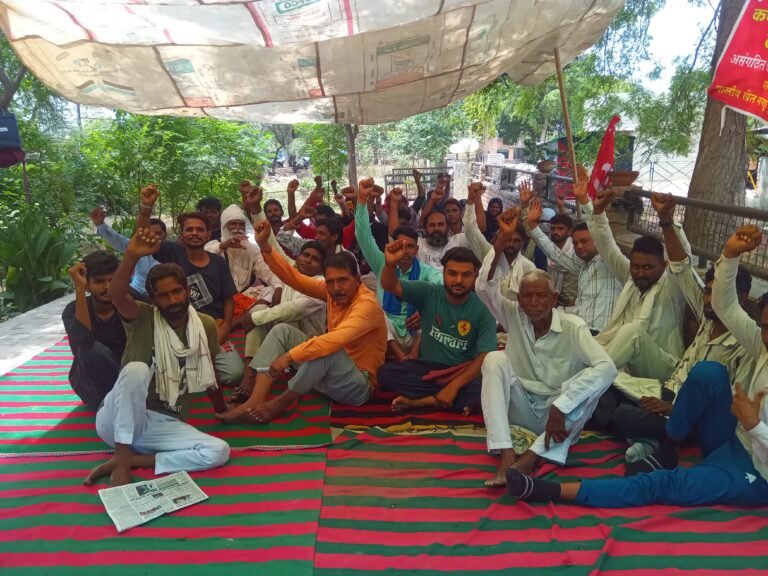 बुलाया बातचीत के लिए, सुनवाई की बजाय मिली धमकियां