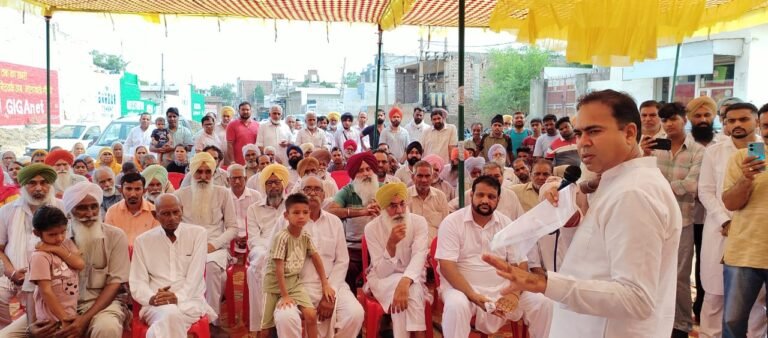 वार्ड 12 में मतदाताओं का जताया आभार