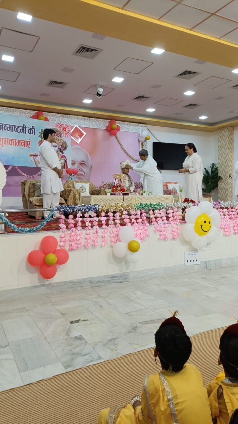 केवल धन, पद, प्रतिष्ठता से लक्ष्य पाना कठिन: राजयोगी सूर्या