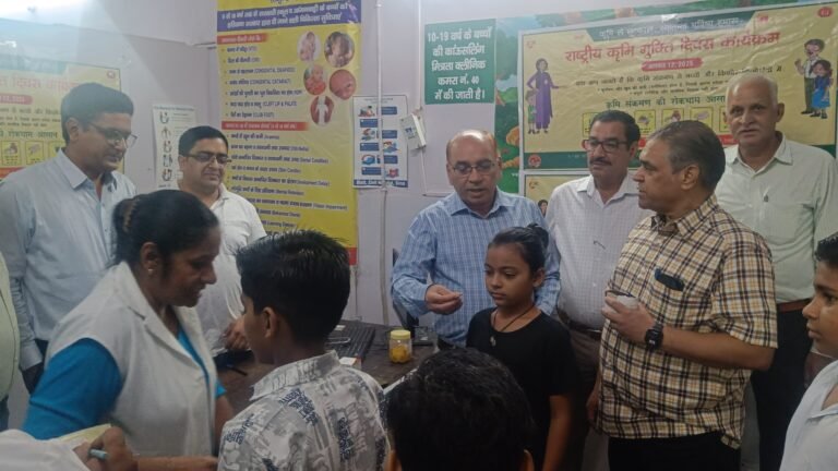 1 साल से 19 साल तक के बच्चों को दी गई एल्बेंडाजोल की गोली
