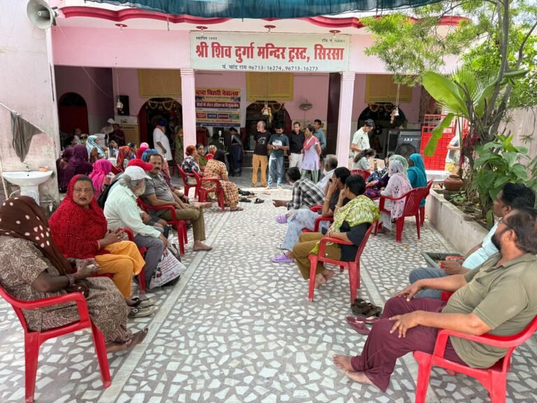 शिविर में 225 की जांची आंखें, 15 आप्रेशन के लिए चयनित