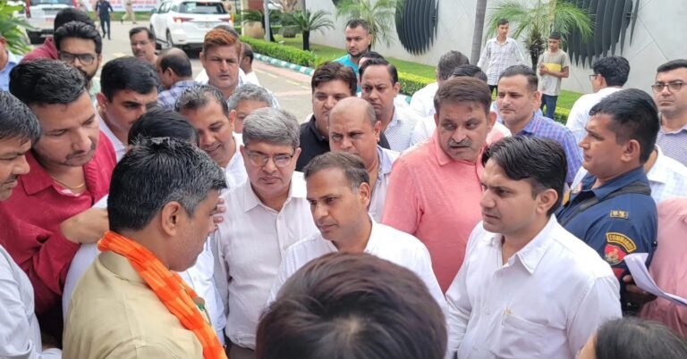 राजकीय बहुतकनीकी और राजकीय बहुतकनीकी शिक्षा समिति के विलय को लेकर शिक्षा मंत्री से मिले राजकीय बहुतकनीकी यूनियन के प्रधान