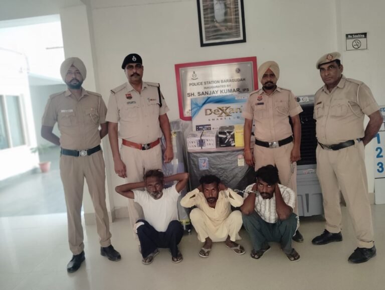 सिरसा पुलिस  ने इलेक्ट्रॉनिक्स एंड फर्नीचर हाऊस चोरी का सामान बरामद कर तीन आरोपियों को किया गिरफ्तार