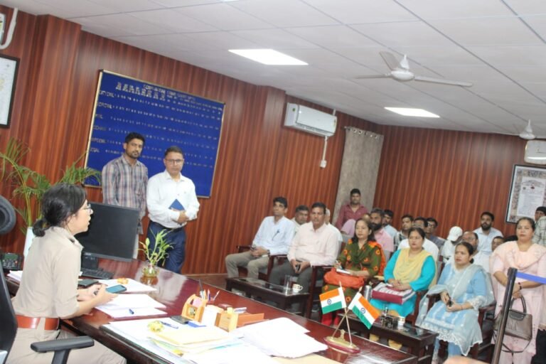 एसपी डबवाली ने स्कुल संचालकों व प्रधानाचार्यों की बैठक लेकर उनकी समस्याओं व सुझावों पर की चर्चा