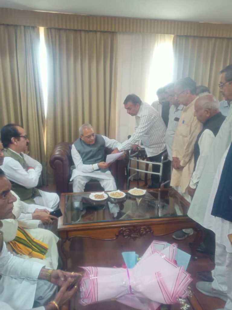 कैबिनेट मंत्री रणबीर गंगवा से मिले वार्ड 10 के बाशिंदे