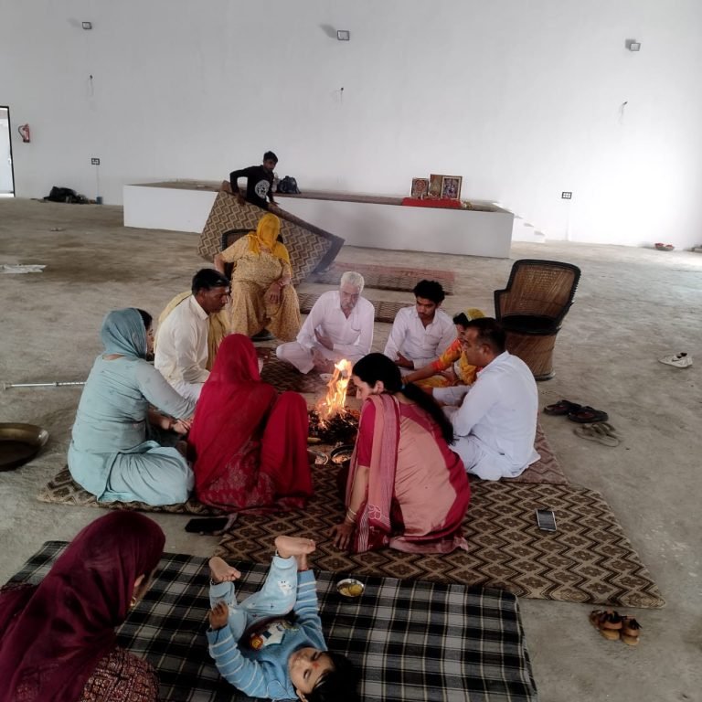 राधे रिसोर्ट के शुभारंभ पर करवाया हवन यज्ञ