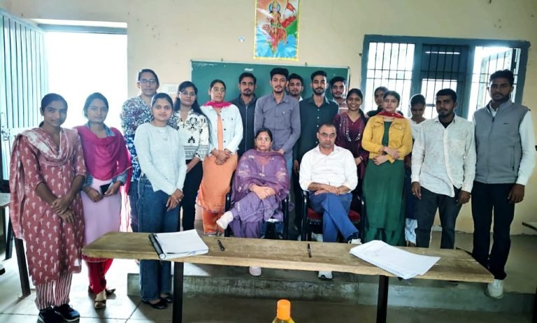 जीएनसी में निबंध लेखन प्रतियोगिता का आयोजन