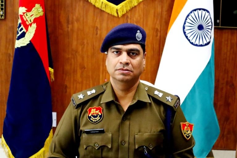 सावधान ! कोई अपराधिक प्रवृत्ति का व्यक्ति आपके मकान,दुकान या संस्थान में न बैठा हो,इसलिए पुलिस वेरिफिकेशन करवाना जरूरी :-एसपी दीपक सहारन ।