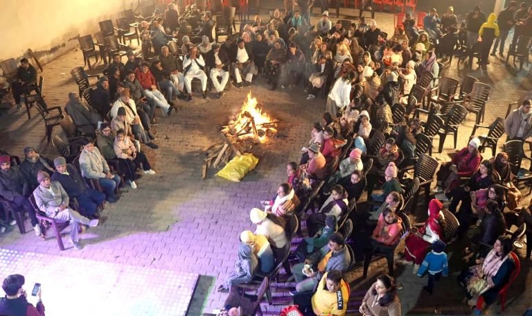 मुल्तान सभा ने सामूहिक रूप से मनाया लोहड़ी पर्व