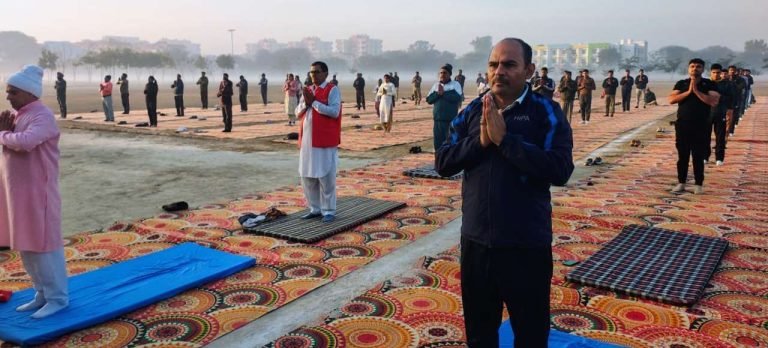 स्वस्थ जीवनशैली के लिए योग को बनाएं दिनचर्या का हिस्सा : एएसपी शिवम