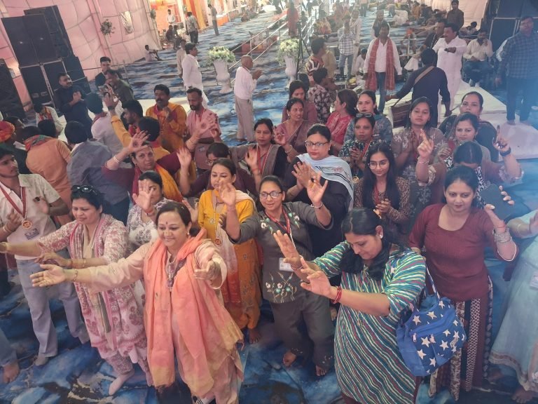 भंडारे में बाबा श्याम के भजनों पर जमकर झूमे श्याम भक्त