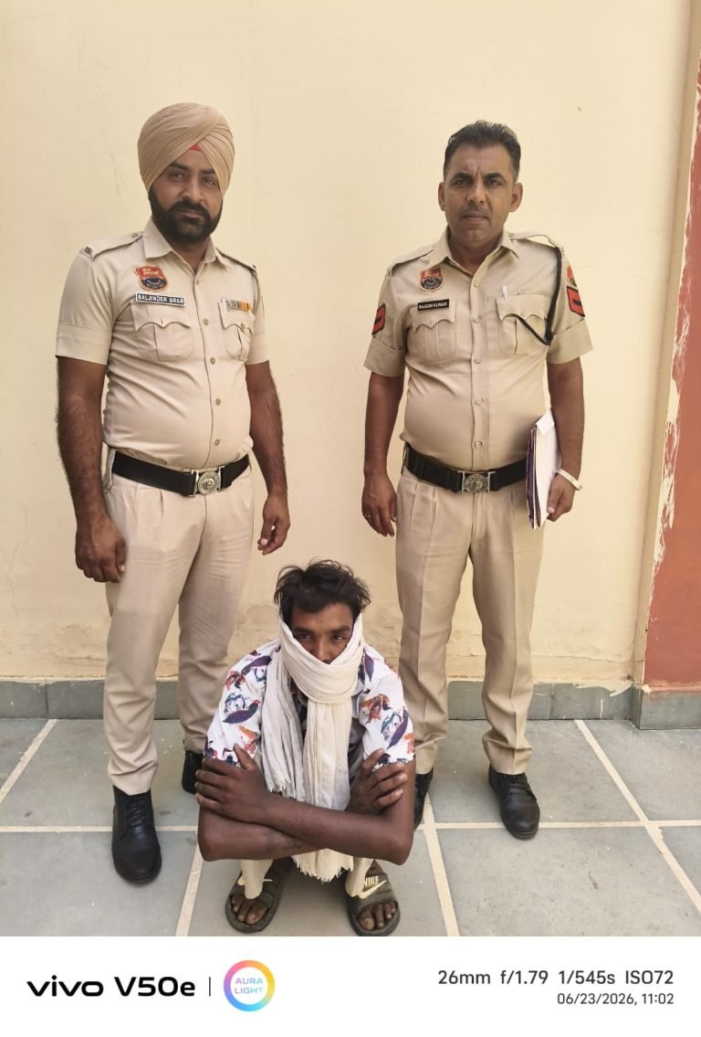 रोड रोलर की बैटरी चोरी की वारदात मात्र 24 घंटे में सुलझी,चोरीशुदा बैटरी सहित आरोपी काबू ।