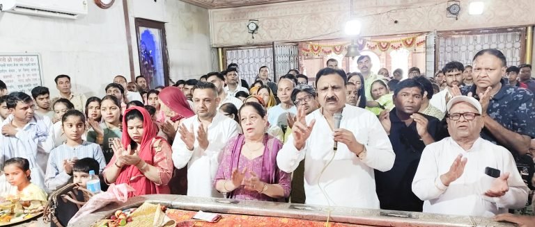 देवी-देवताओं की पूजा करने से मन को शांति मिलने के साथ-साथ घर में सुख शांति बनी रहती है- बजरंग गर्ग