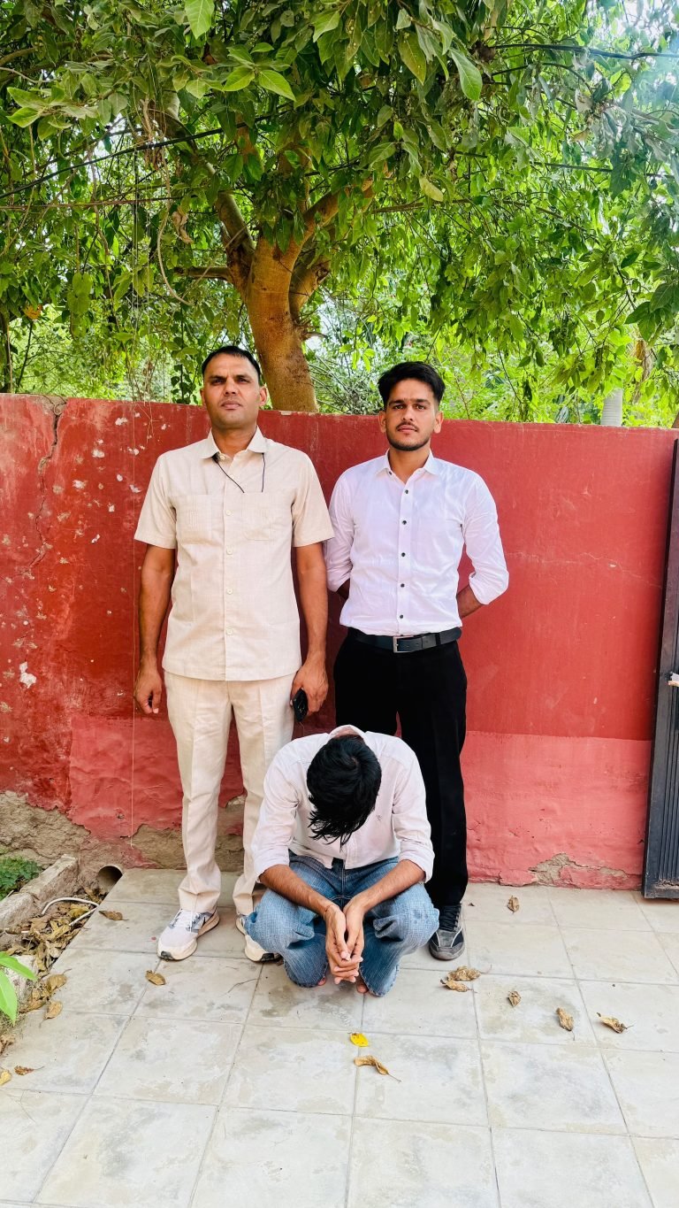 गाड़ी के डैशबोर्ड से पिस्टल चुराने वाला दबोचा, चोरीशुदा 32 बोर पिस्टल बरामद ।