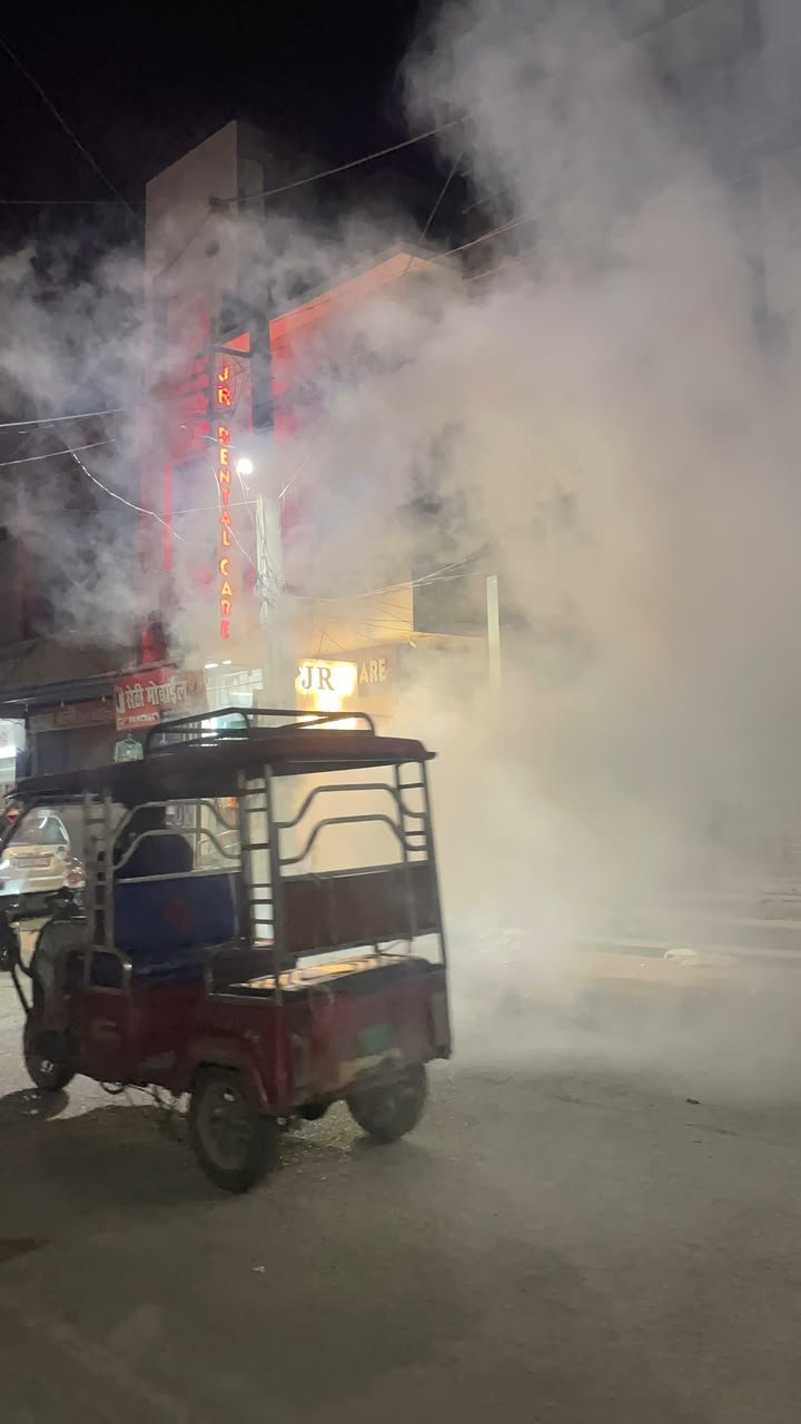 वार्ड 21 में रात के समय चला विशेष फॉगिंग अभियान